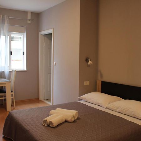 Beachside Apartments Znjan سبليت الغرفة الصورة