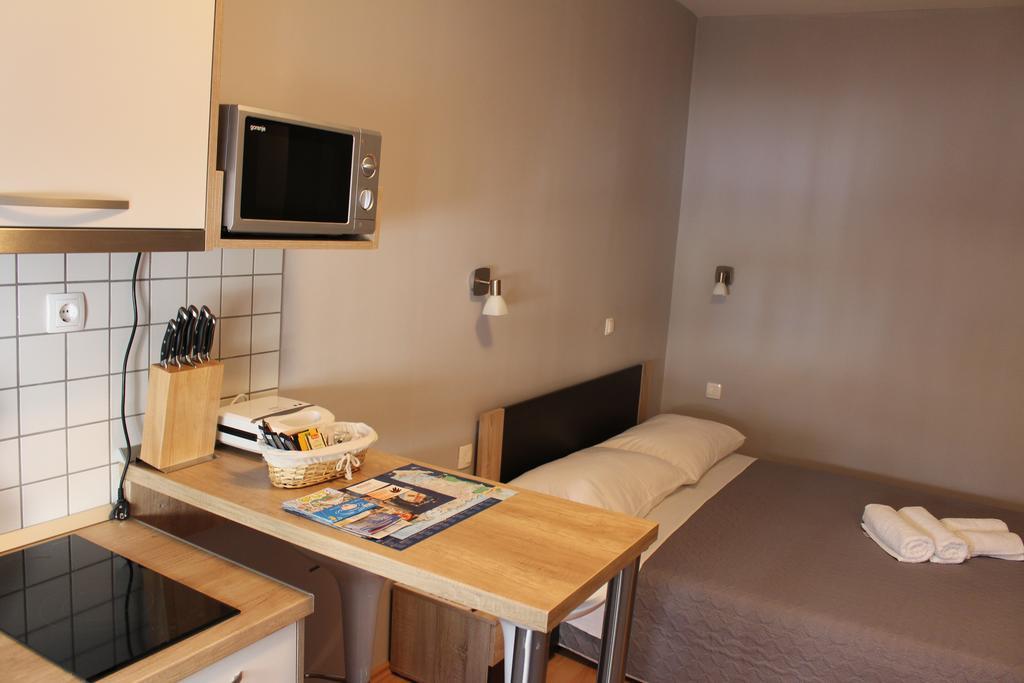 Beachside Apartments Znjan سبليت الغرفة الصورة