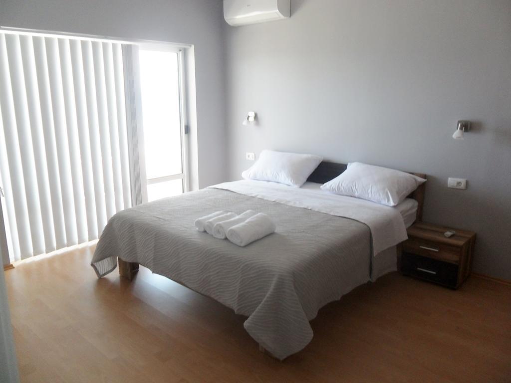 Beachside Apartments Znjan سبليت الغرفة الصورة