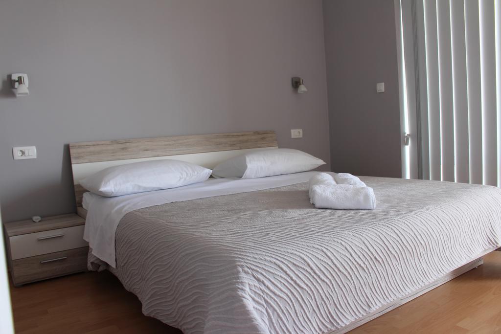 Beachside Apartments Znjan سبليت الغرفة الصورة